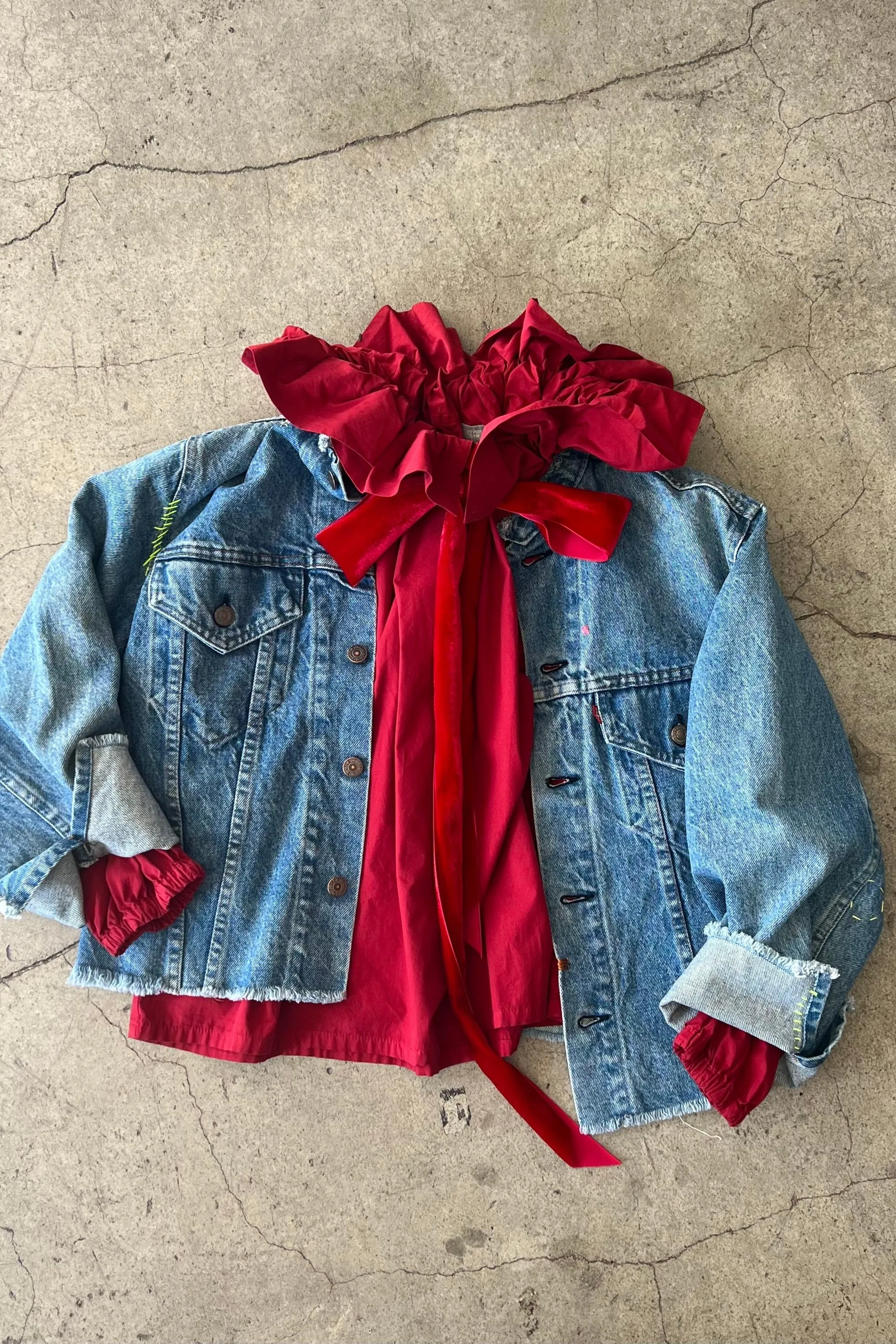 BEAUTIFUL MESS | red