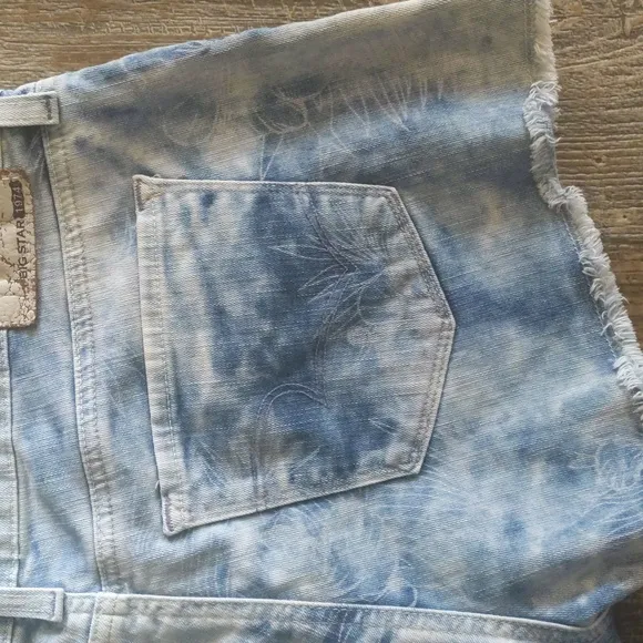 BIG STAR Remy low rise denim cut-off frayed denim jean shorts sz 32 The Buckle
