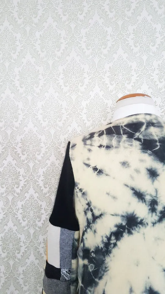 Black Butter Tie Dye Pullover - MEDIUM