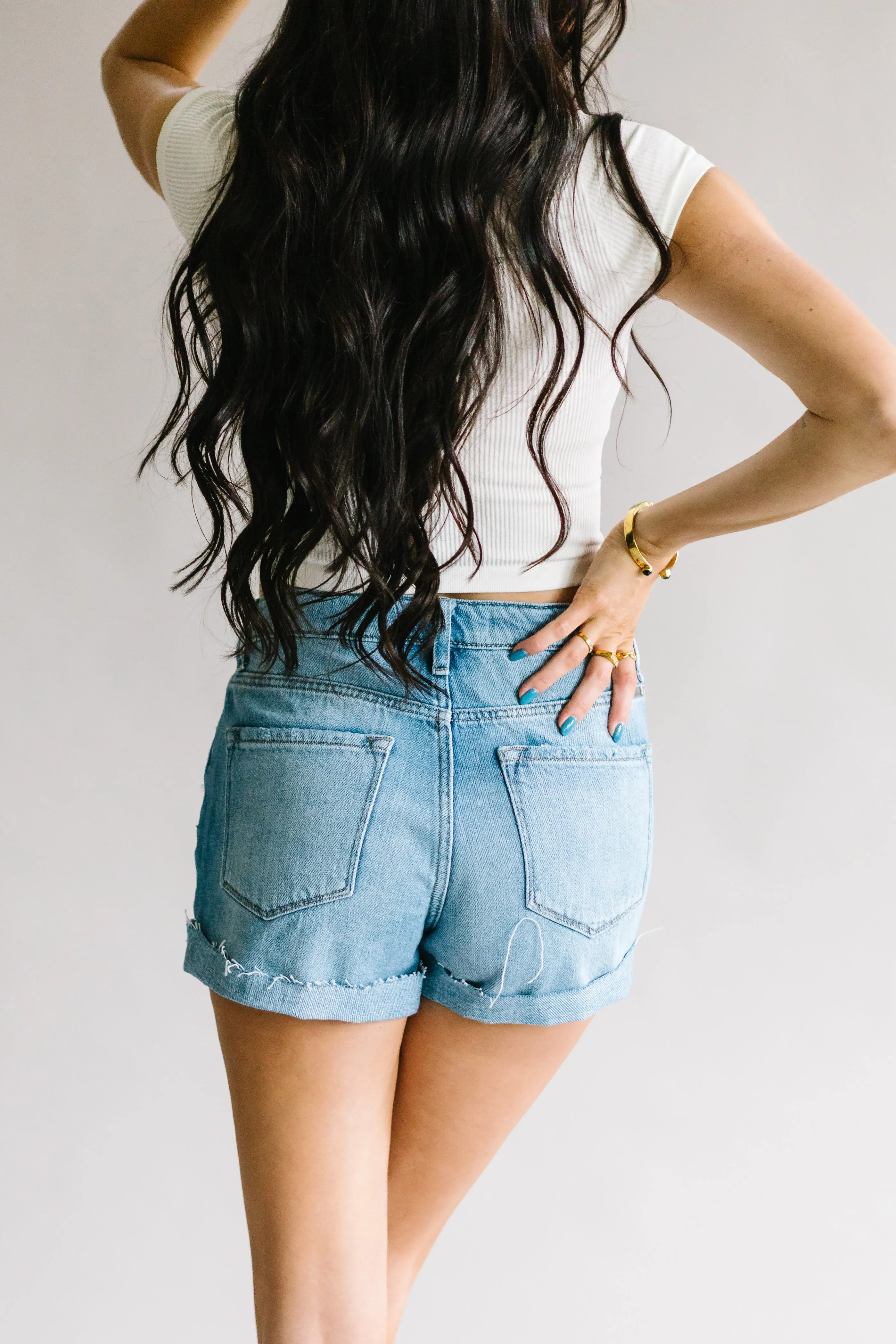 Cali Distressed Button Fly Girlfriend Shorts // Light Wash