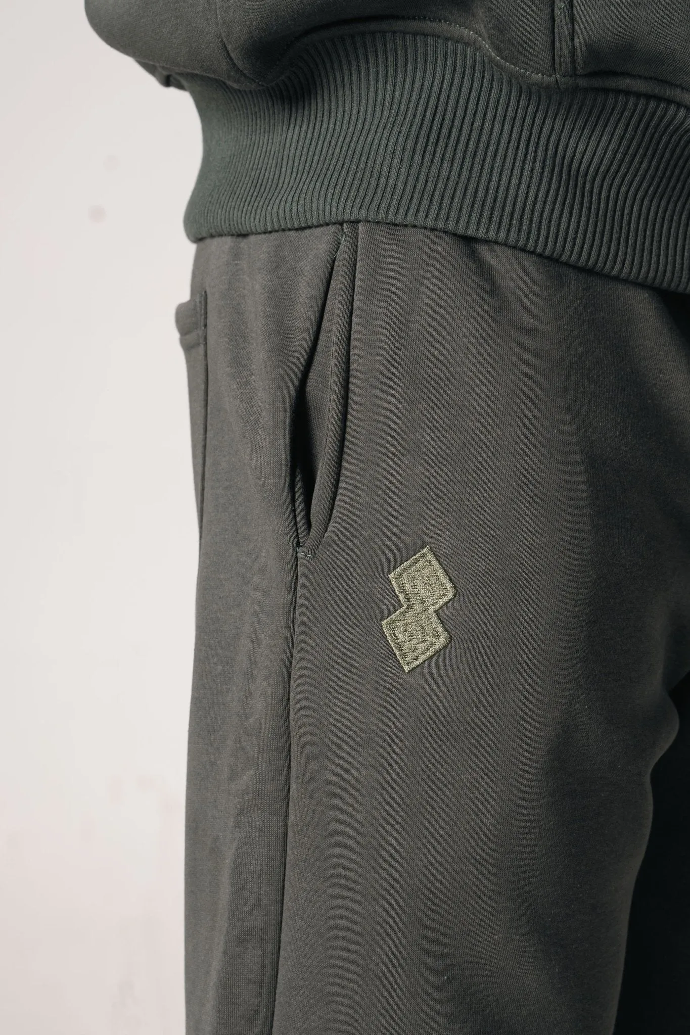 COMBAT CUFFED BOTTOMS