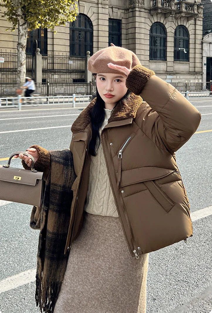 Cozy Short Puffer Jacket Featuring Knit Sleeves and a Unique Collar
