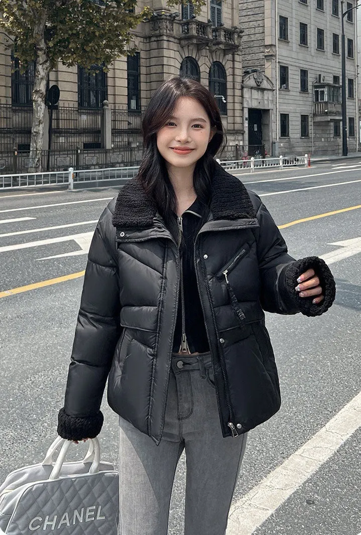 Cozy Short Puffer Jacket Featuring Knit Sleeves and a Unique Collar