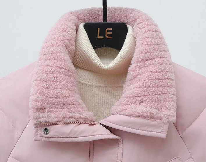 Cozy Short Puffer Jacket Featuring Knit Sleeves and a Unique Collar