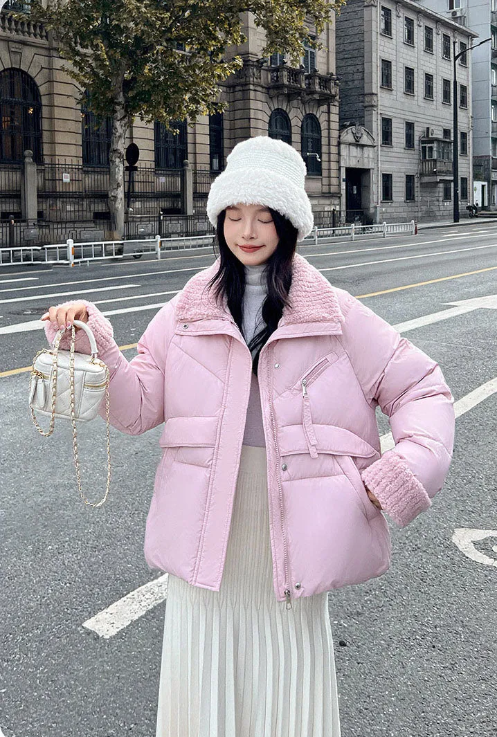 Cozy Short Puffer Jacket Featuring Knit Sleeves and a Unique Collar
