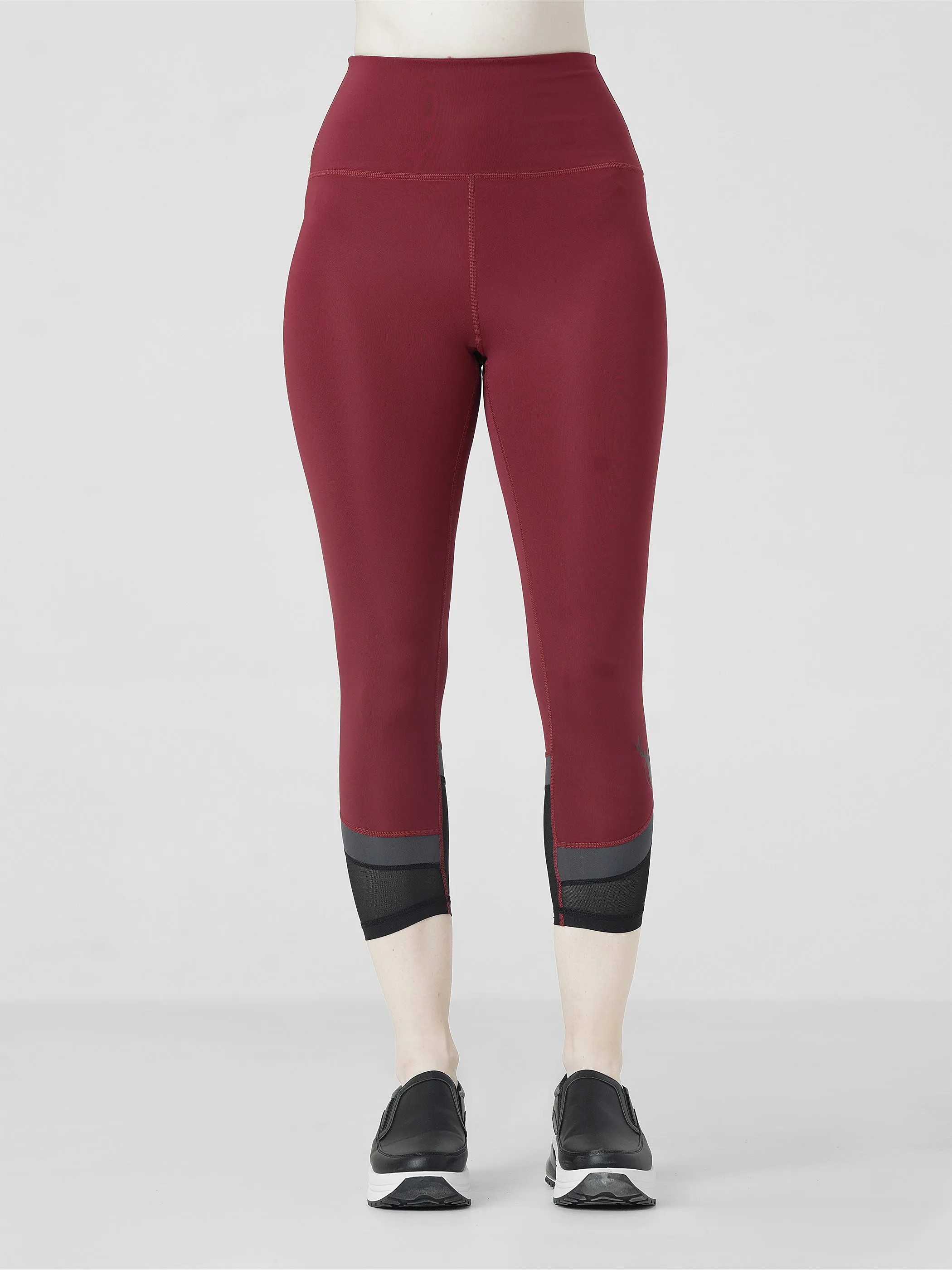 Fairway Capri Legging in Maroon