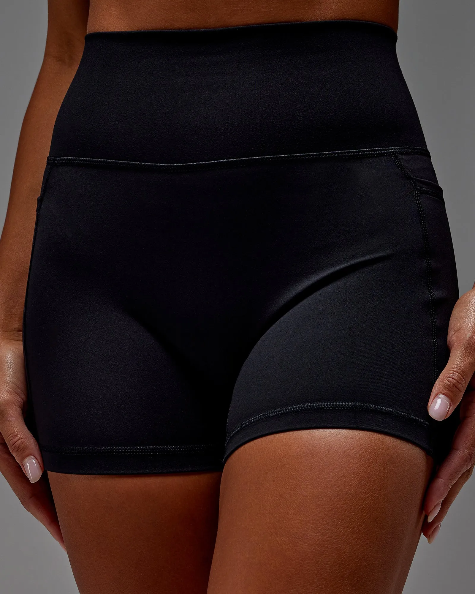 Fusion X-Short Tight With Pockets - Black