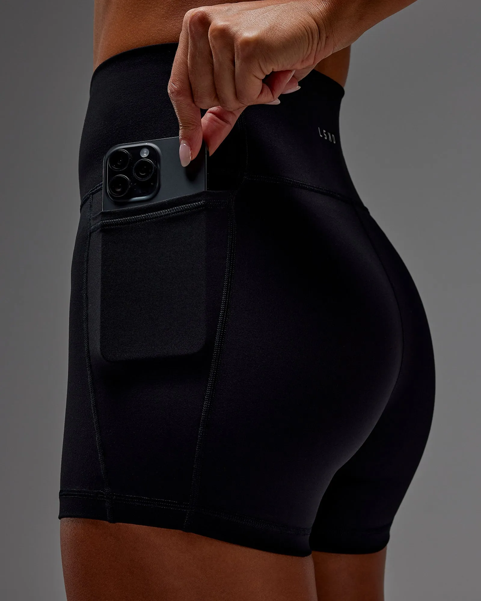 Fusion X-Short Tight With Pockets - Black