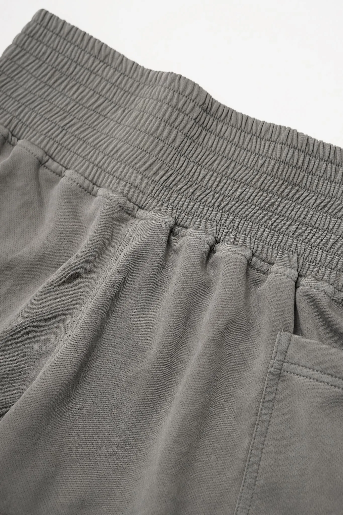 KNUCKLE HEAD MESH SHORTS IN STONE GREY