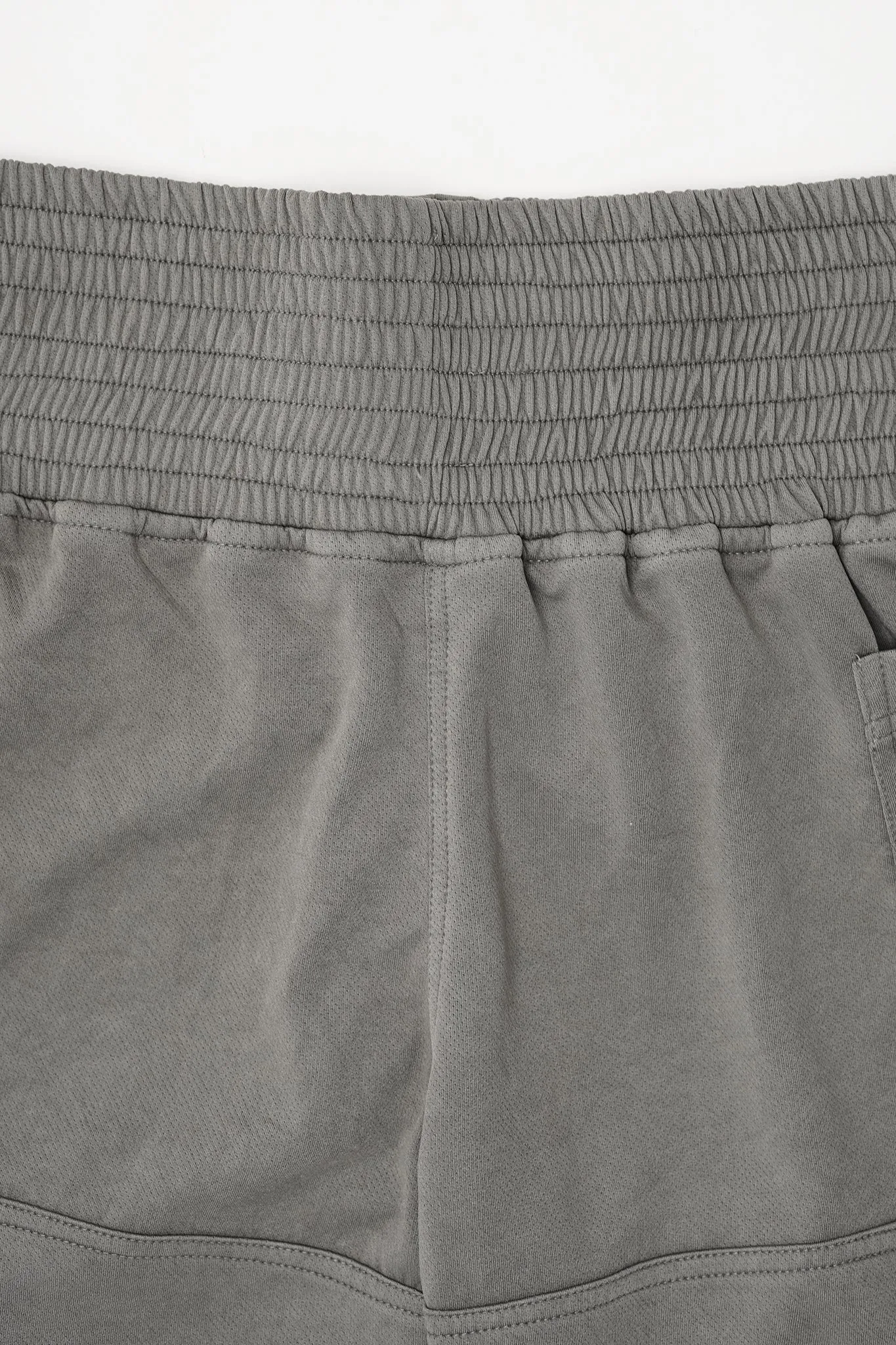 KNUCKLE HEAD MESH SHORTS IN STONE GREY