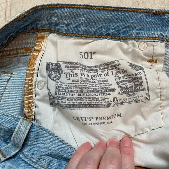 Levi’s 501 Distressed Cutoff Shorts Button Fly raw Hem 28