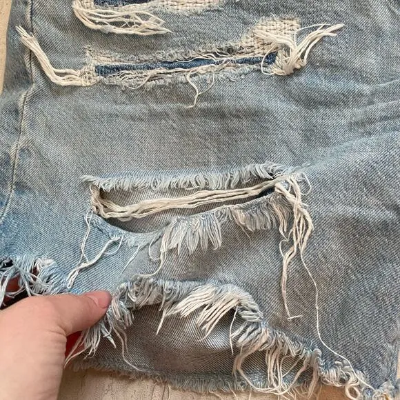 Levi’s 501 Distressed Cutoff Shorts Button Fly raw Hem 28