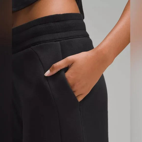 LULULEMON | ✨NEW✨ Scuba High-Rise Short 5&quot; in Black