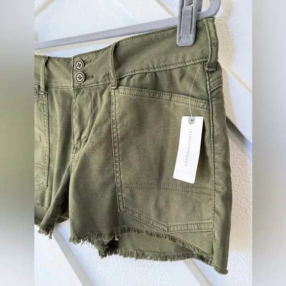 NWT Anthropologie Pilcro The Wanderer Army Olive Green Shorts Raw Hem Size 28