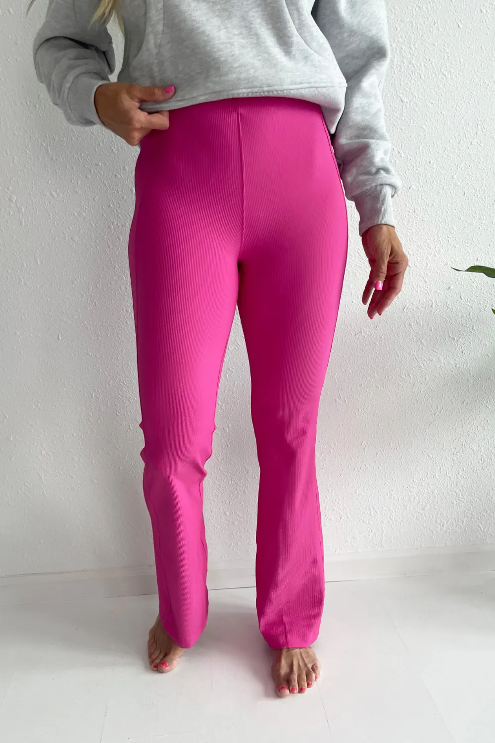 Nylon Rib Pintuck Leggings