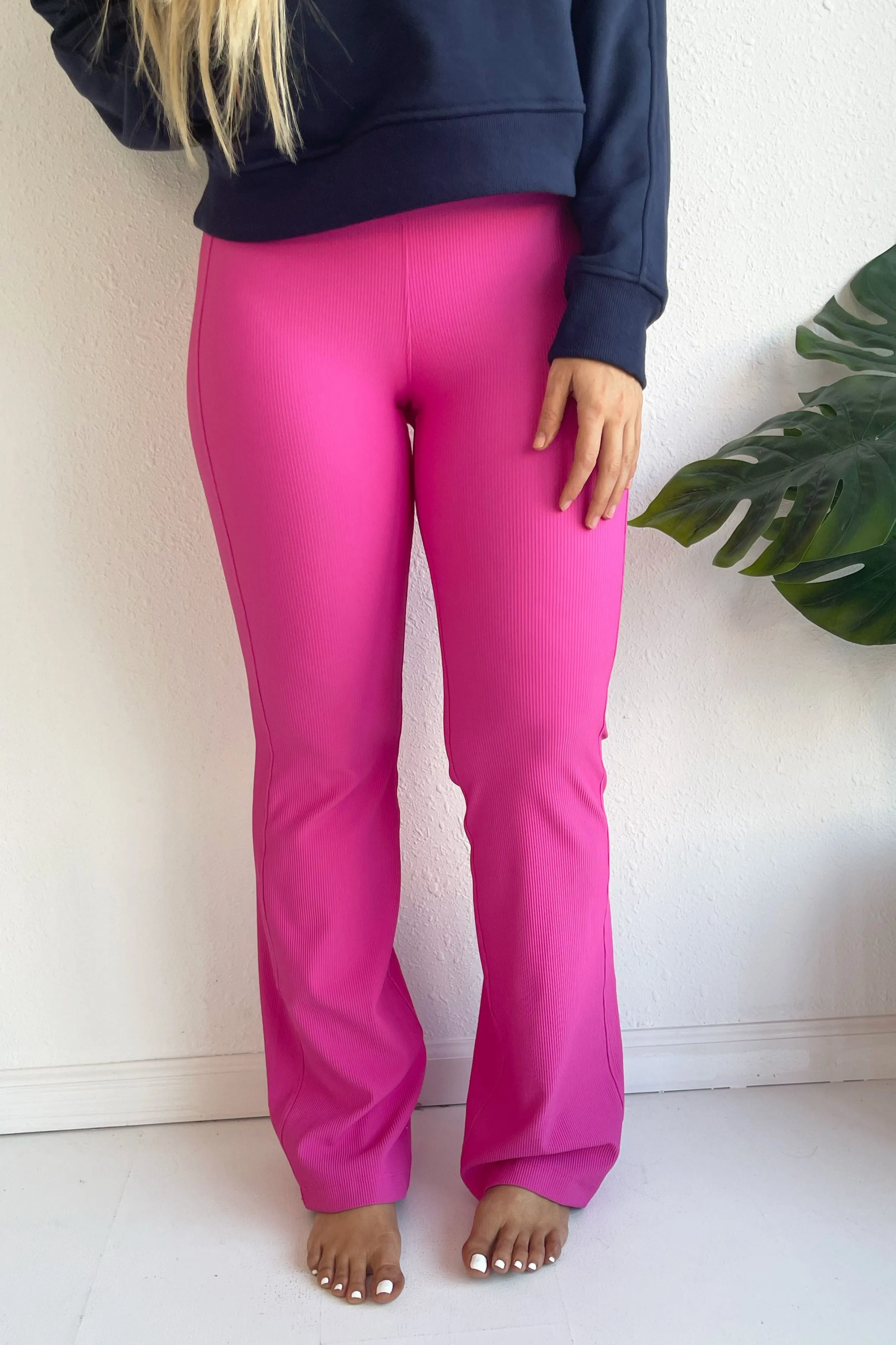 Nylon Rib Pintuck Leggings