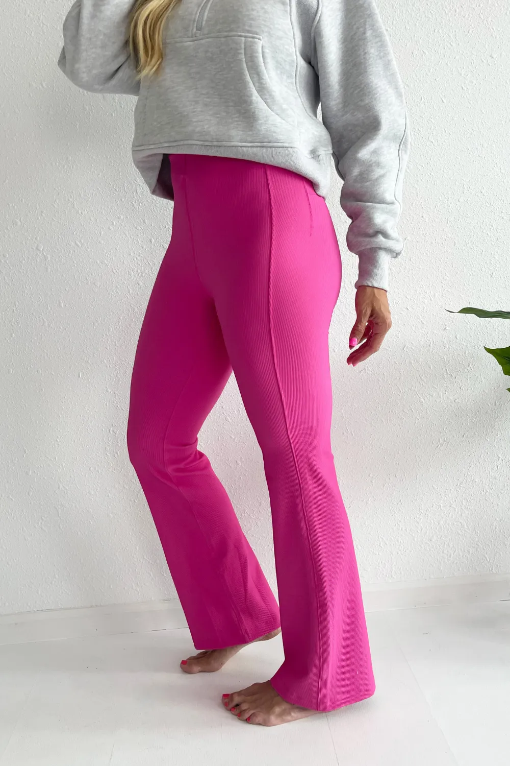 Nylon Rib Pintuck Leggings