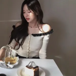 Off-shoulder sweater