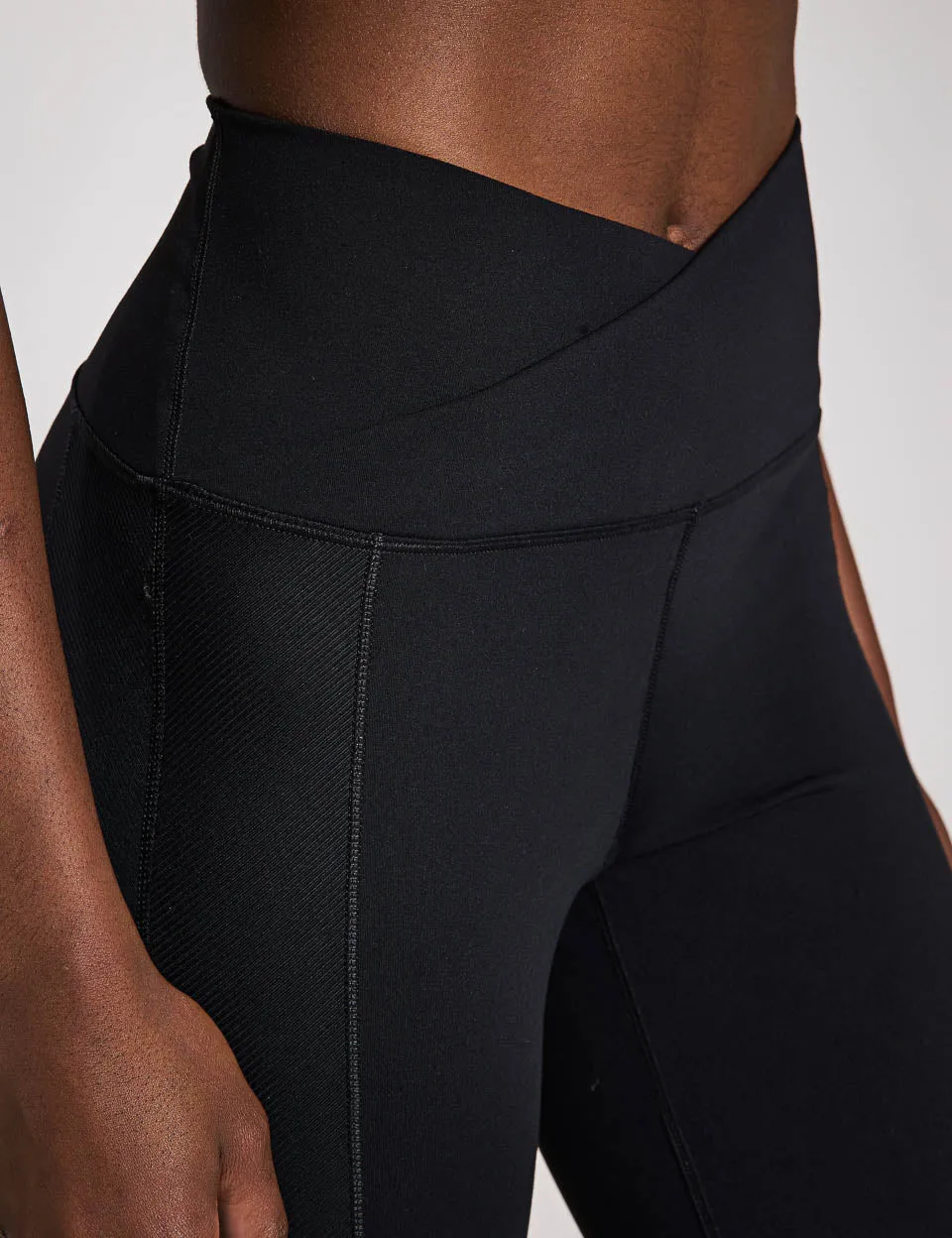 One Wrap High Waisted 7/8 Leggings - Black