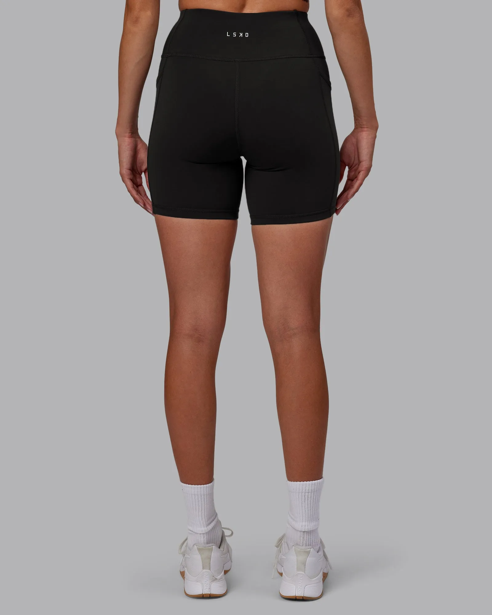 Rep Mid Short Tight - Pirate Black-White