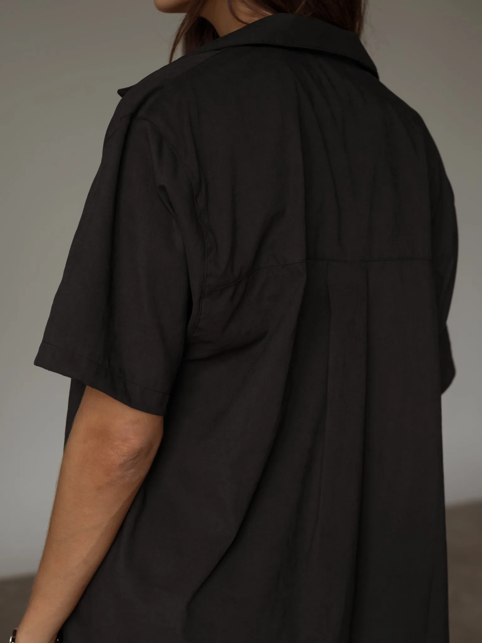 RESORT SHORT SLEEVE - BLACK