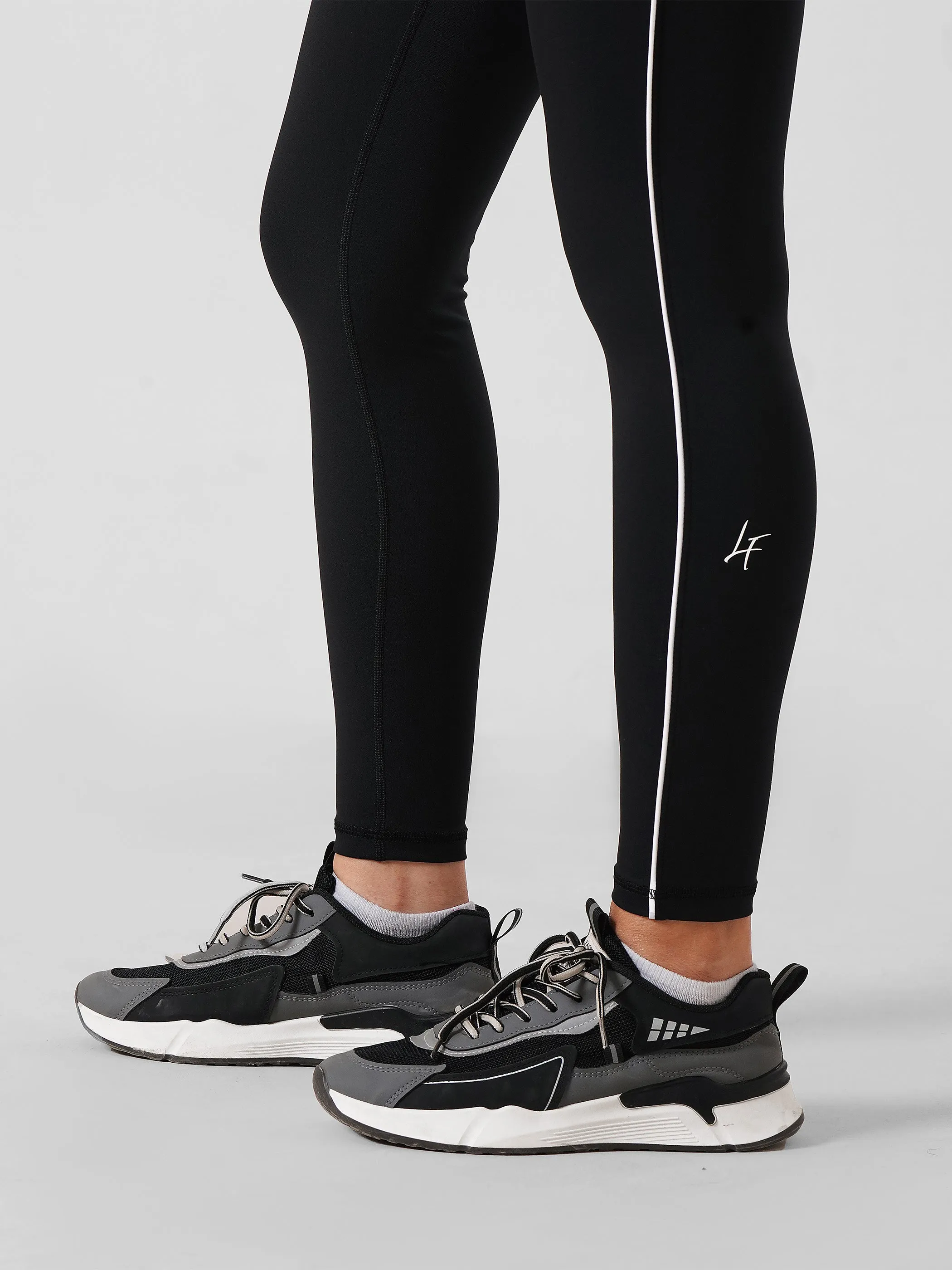 Signature Legging in Black