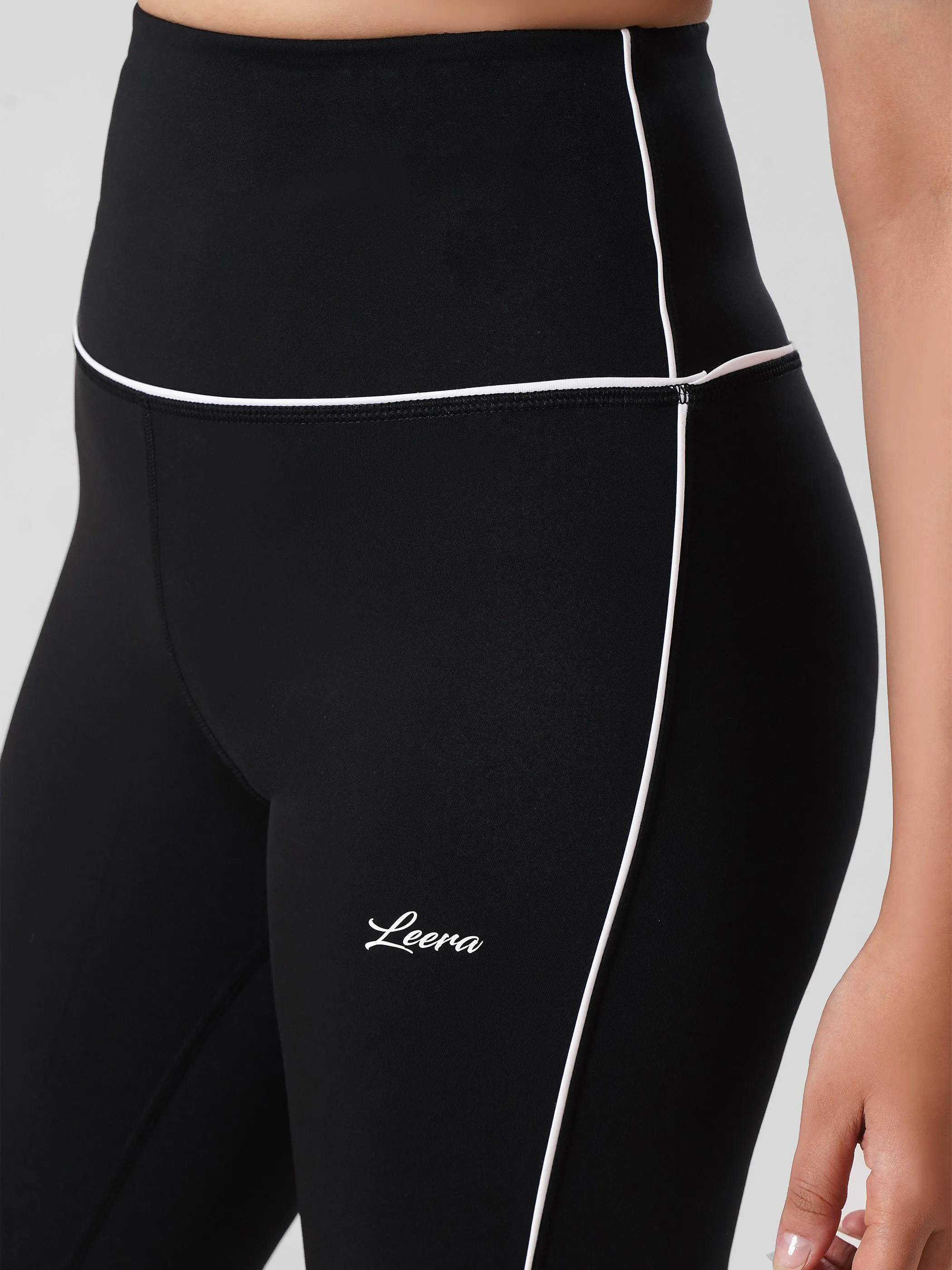 Signature Legging in Black