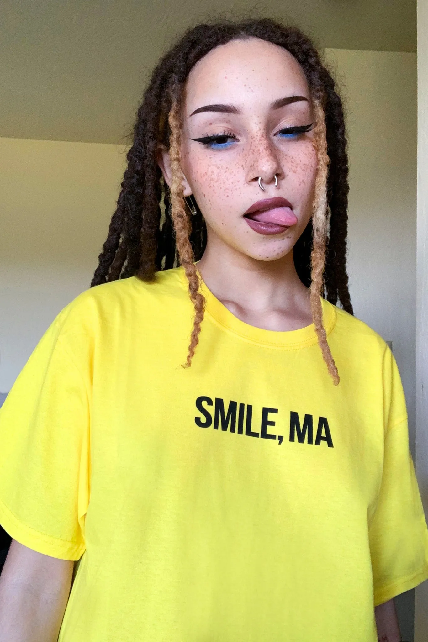 Smile MA Tee