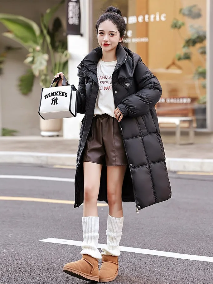 Stylish Women's Padded Quilted Puffer Jacket Featuring Label Detailing