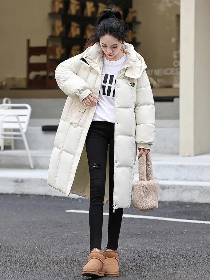 Stylish Women's Padded Quilted Puffer Jacket Featuring Label Detailing