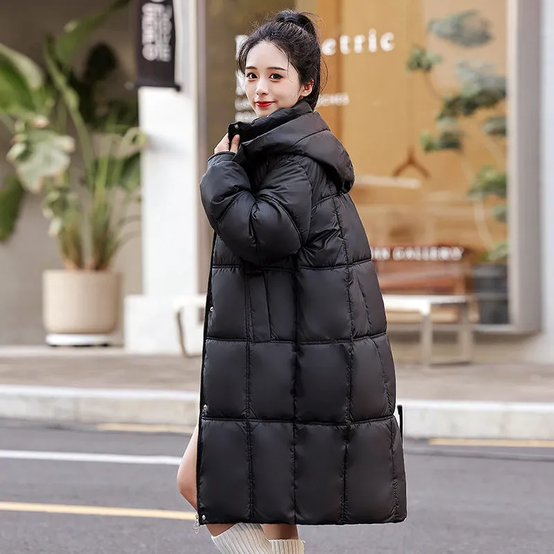 Stylish Women's Padded Quilted Puffer Jacket Featuring Label Detailing