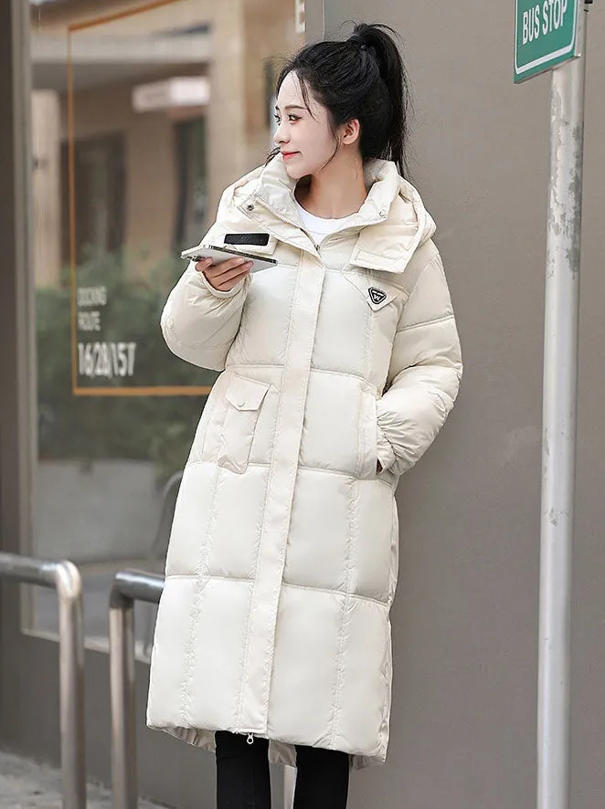 Stylish Women's Padded Quilted Puffer Jacket Featuring Label Detailing