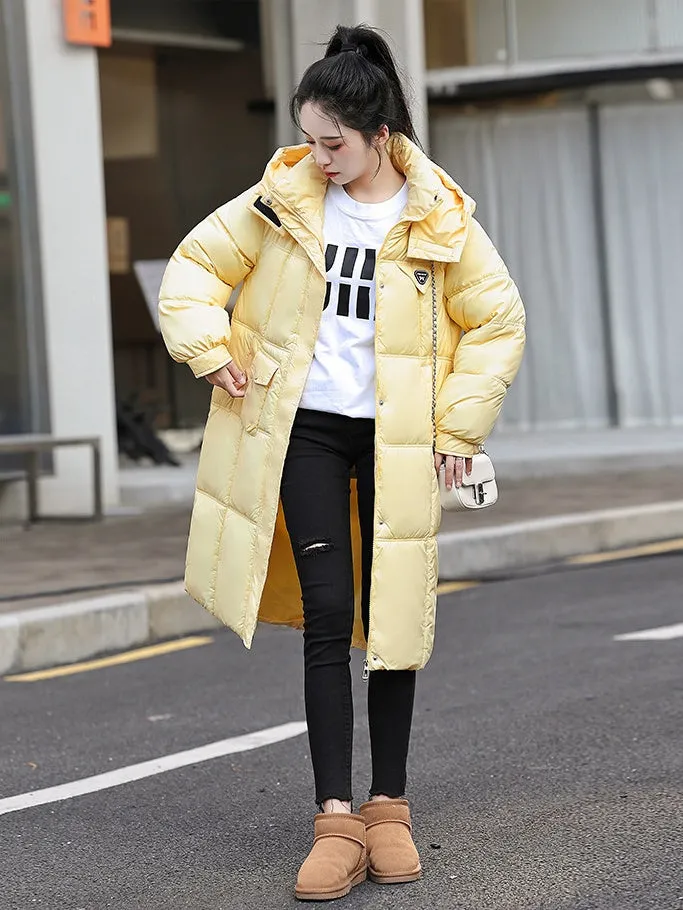 Stylish Women's Padded Quilted Puffer Jacket Featuring Label Detailing