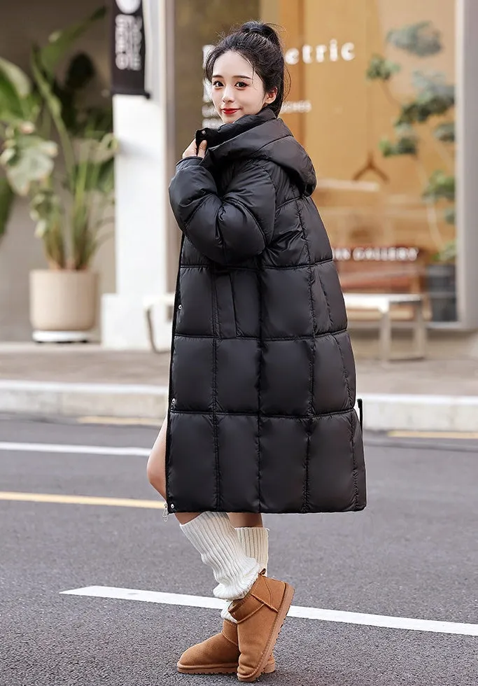 Stylish Women's Padded Quilted Puffer Jacket Featuring Label Detailing