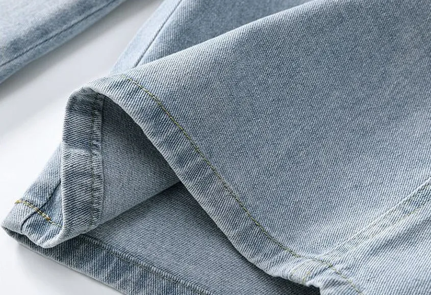 Trendy Straight-leg Denim Shorts for a Cool Casual Look