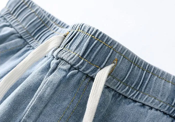 Trendy Straight-leg Denim Shorts for a Cool Casual Look