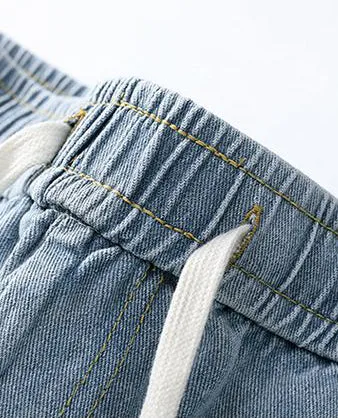 Trendy Straight-leg Denim Shorts for a Cool Casual Look