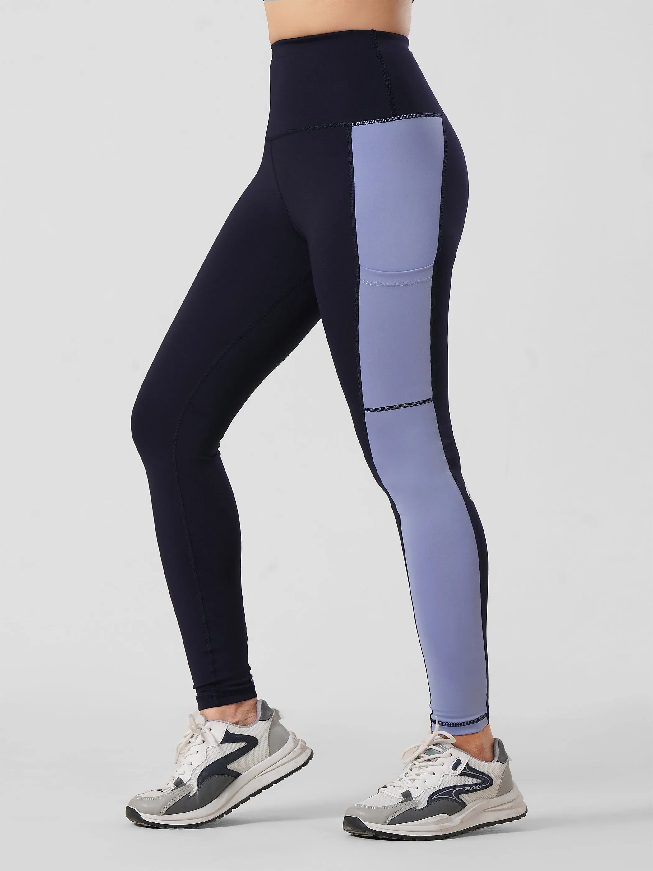 Two Pointer Legging in Navy Blue