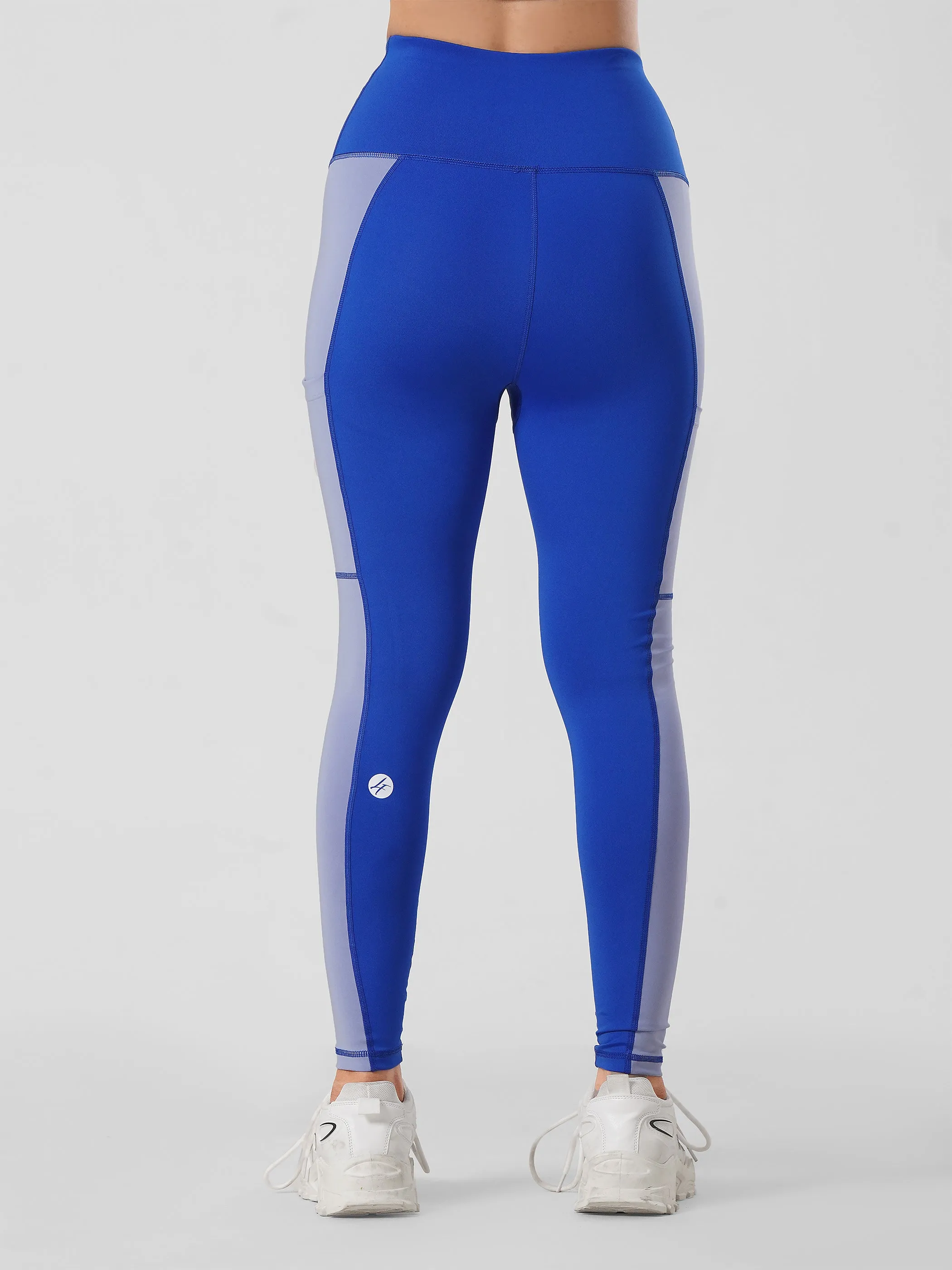 Two Pointer Legging in Royal Blue