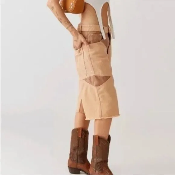 Urban Outfitters BDG Skater Girl Denim Short Seamed Sand Tan Brown New 28 Waist