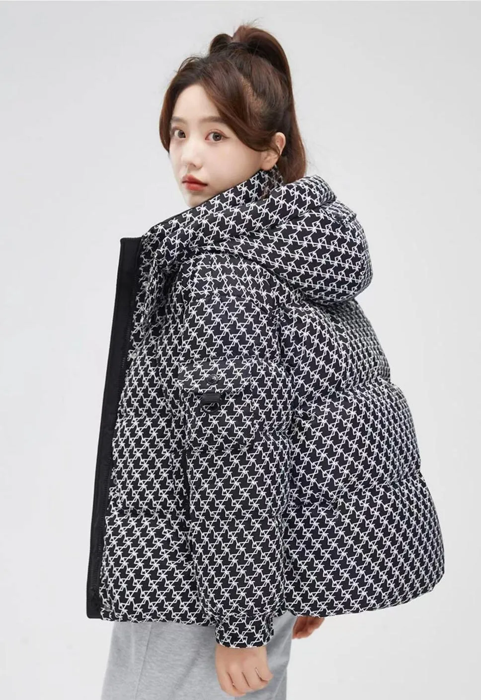Water-resistant Quilted Full-zip Puffer Jacket for Women