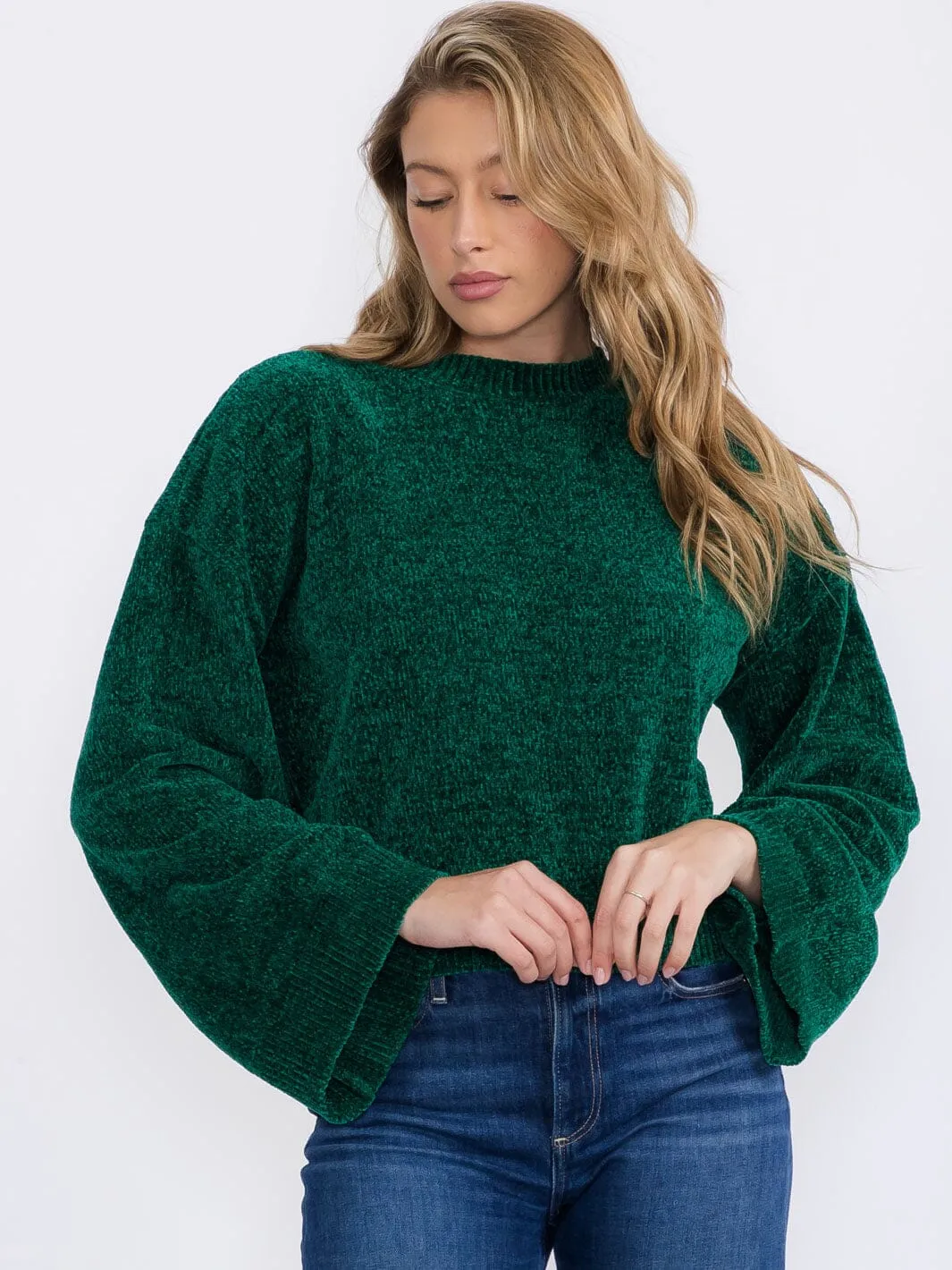WOMEN'S LONG BELL SLEEVE PULLOVER SWEATER