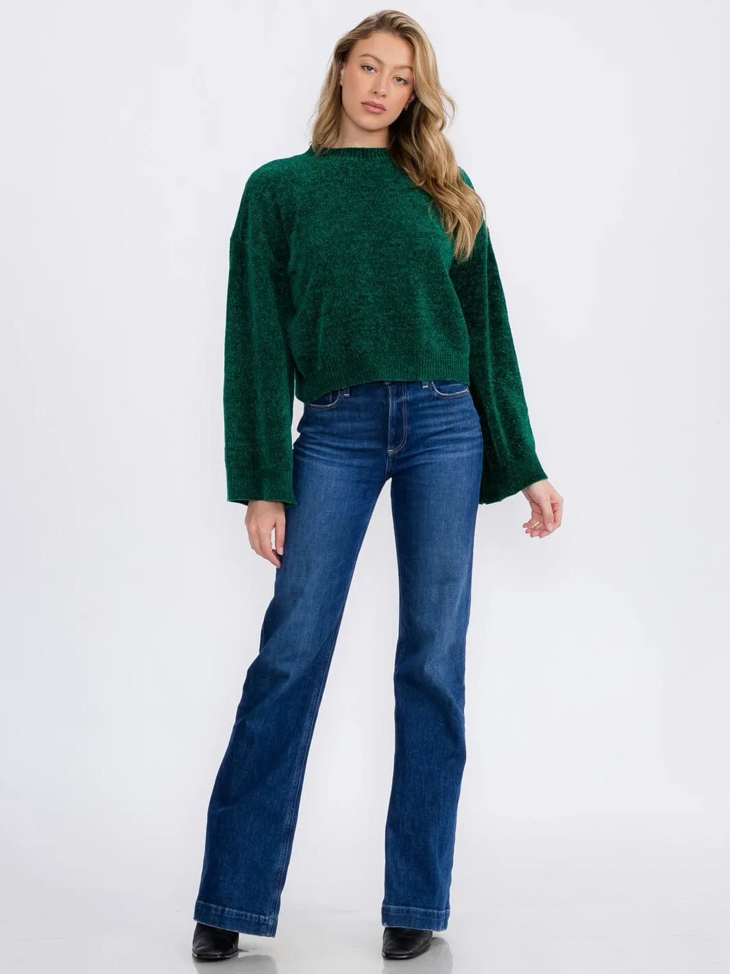 WOMEN'S LONG BELL SLEEVE PULLOVER SWEATER