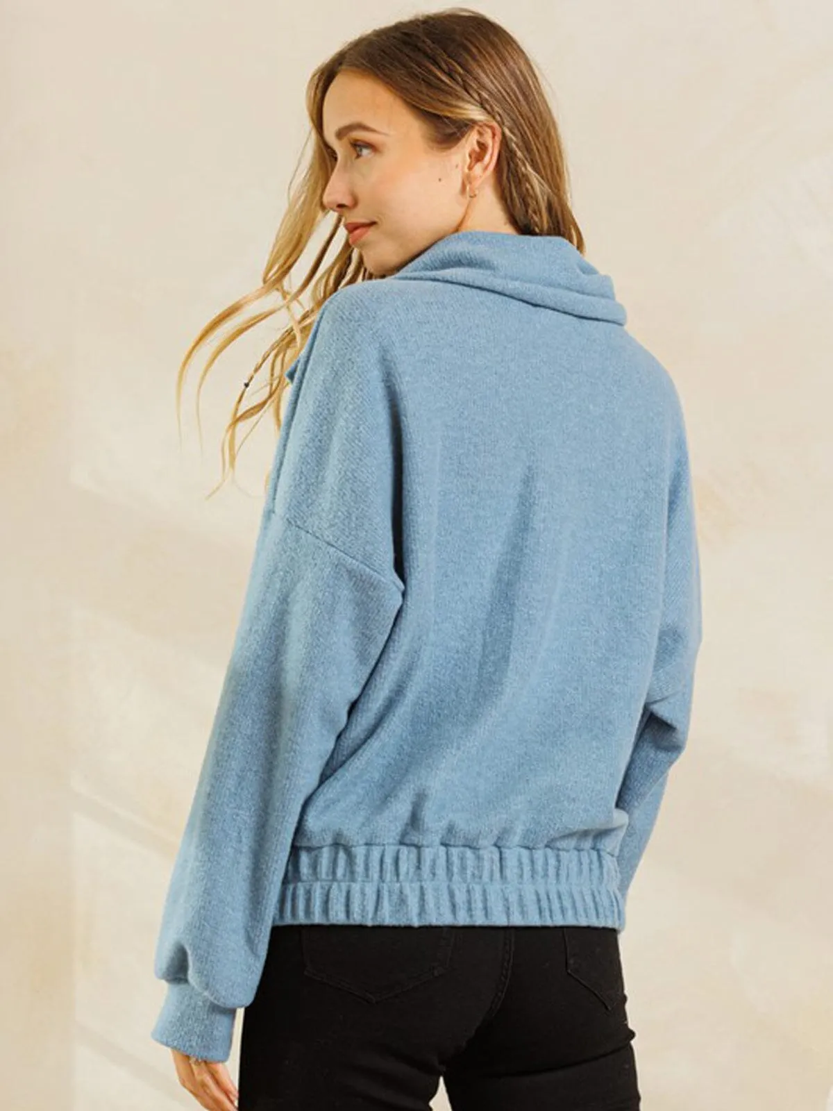 WOMEN'S LONG SLEEVE BUTTON DETAILED COLLAR PULLOVER SWEATER