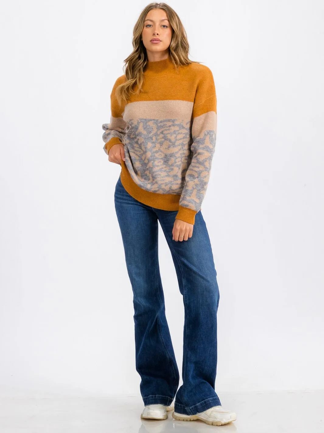 WOMEN'S LONG SLEEVE COLORBLOCK ANIMAL PRINT DETAILED PULLOVER SWEATER