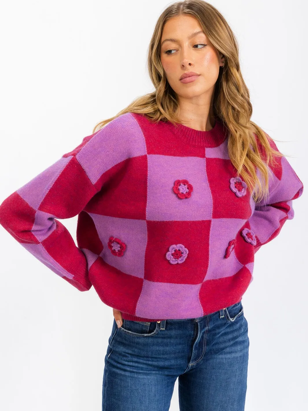 WOMEN'S LONG SLEEVE FLOWER DETAILED COLORBLOCK CHECKERS PULLOVER SWEATER
