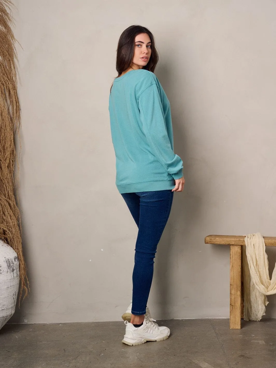WOMEN'S LONG SLEEVE GRAPHIC PULLOVER SWEATER