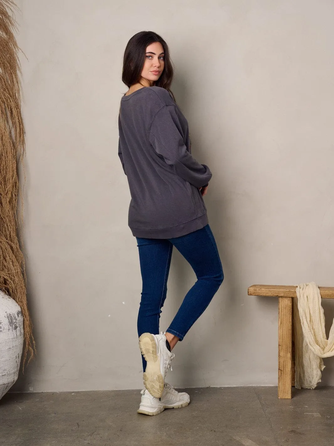 WOMEN'S LONG SLEEVE GRAPHIC PULLOVER SWEATER