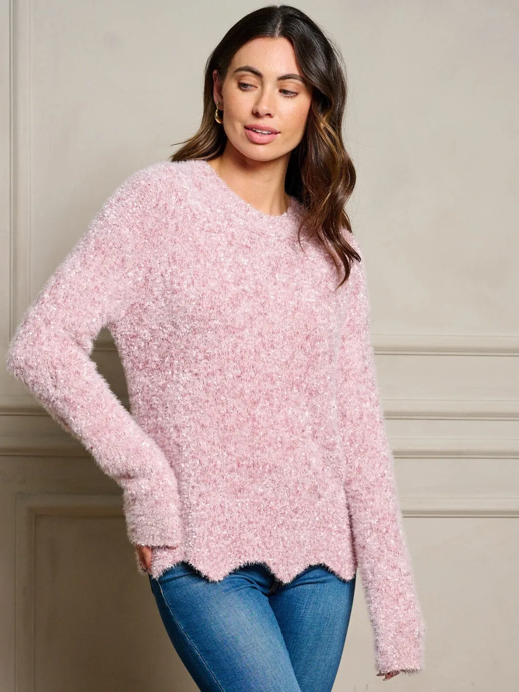 WOMEN'S LONG SLEEVE TRIM DETAILED FUZZY PULLOVER SWEATER