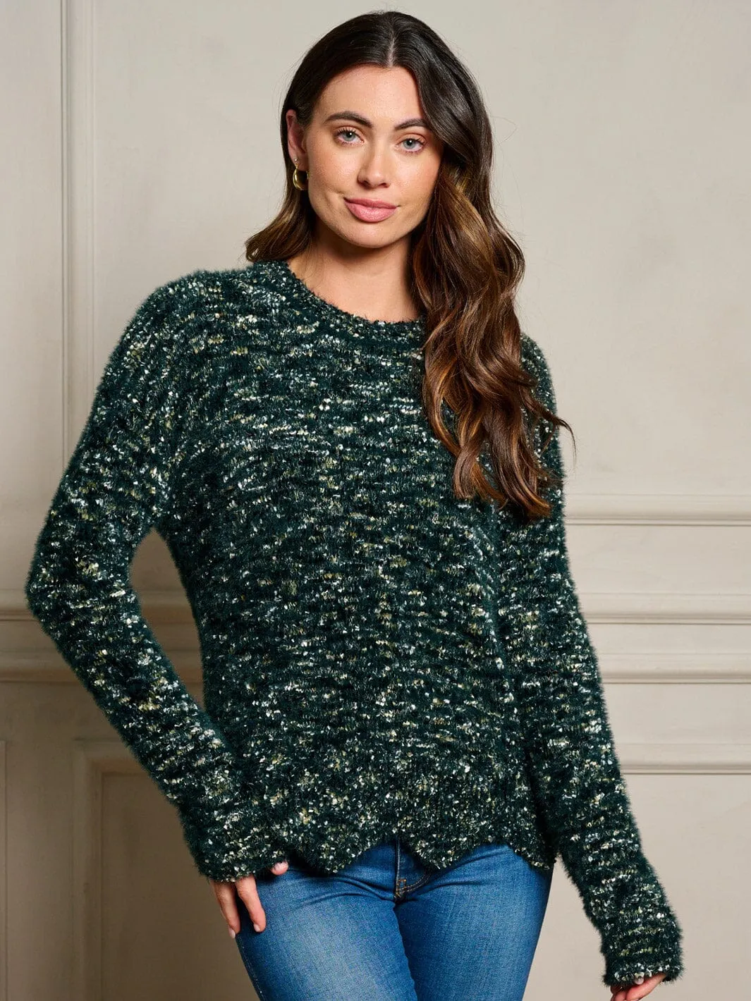 WOMEN'S LONG SLEEVE TRIM DETAILED FUZZY PULLOVER SWEATER